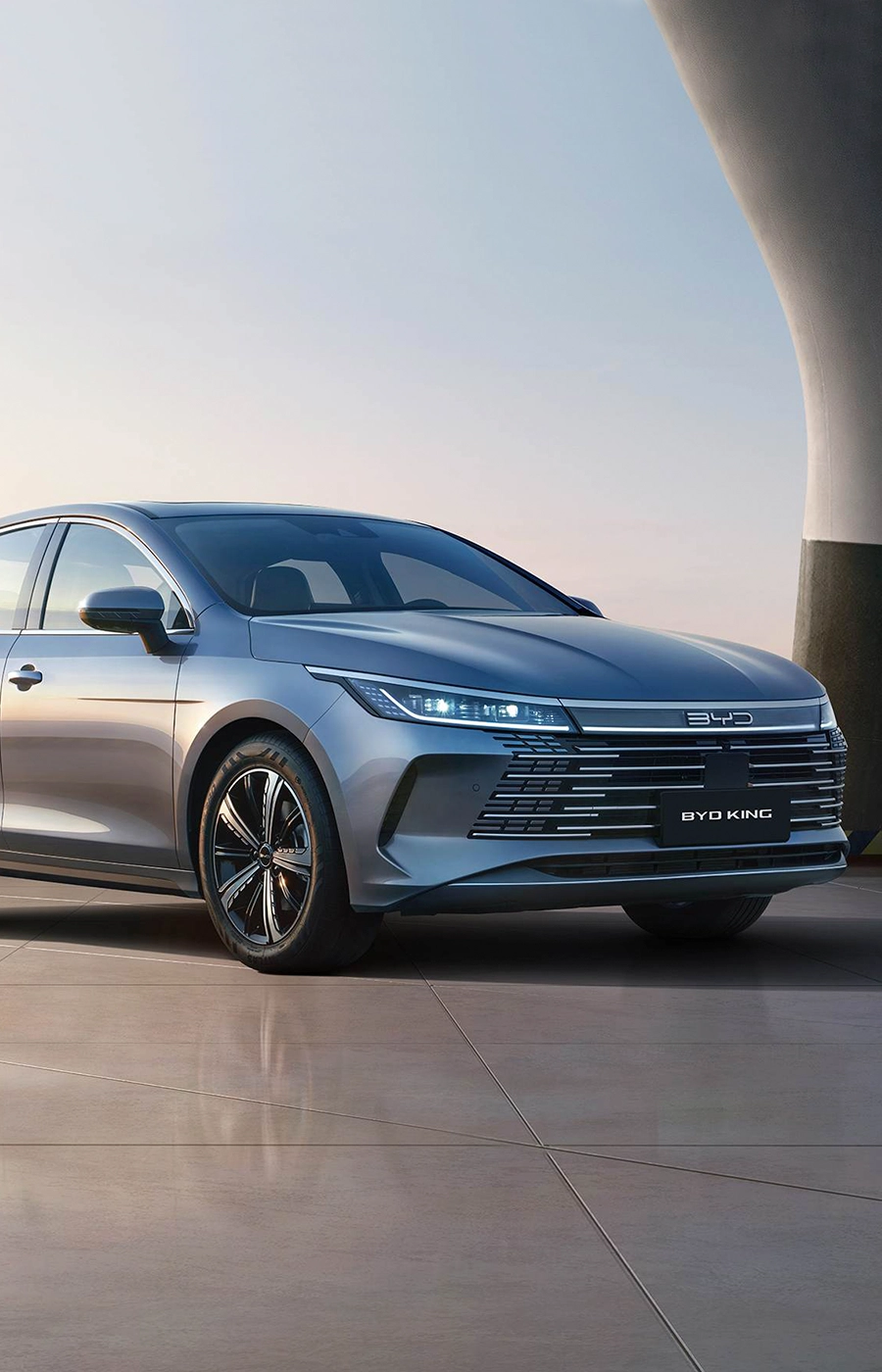 BYD KING Sedán híbrido con modo 100% enchufable
